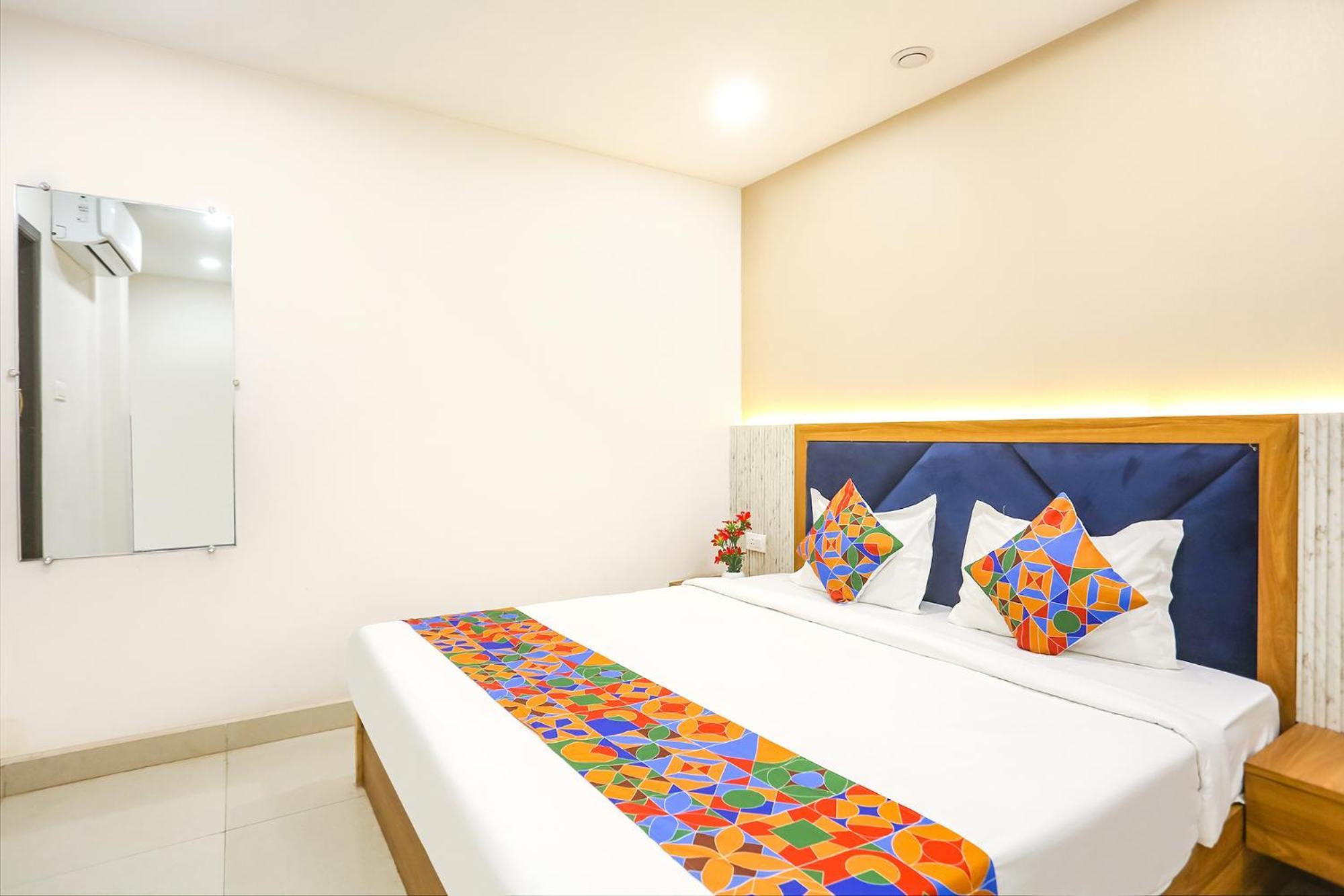 Fabhotel Hari Kunj 900 M From Kashi Vishwanath Temple Varanasi Exterior foto