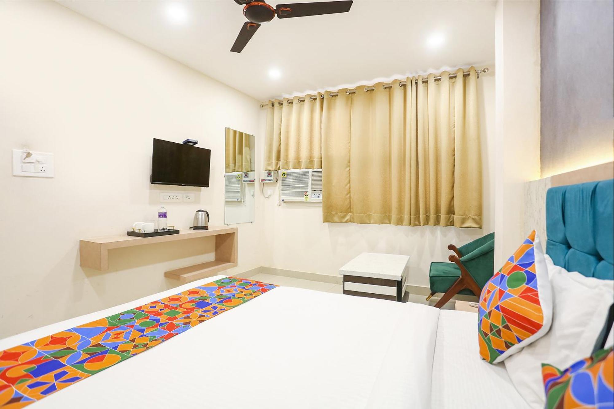 Fabhotel Hari Kunj 900 M From Kashi Vishwanath Temple Varanasi Exterior foto